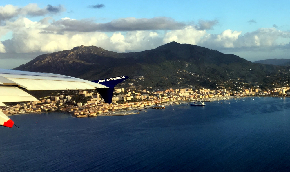 Illustration avion de la compagnie Air Corsica au décollage Anne